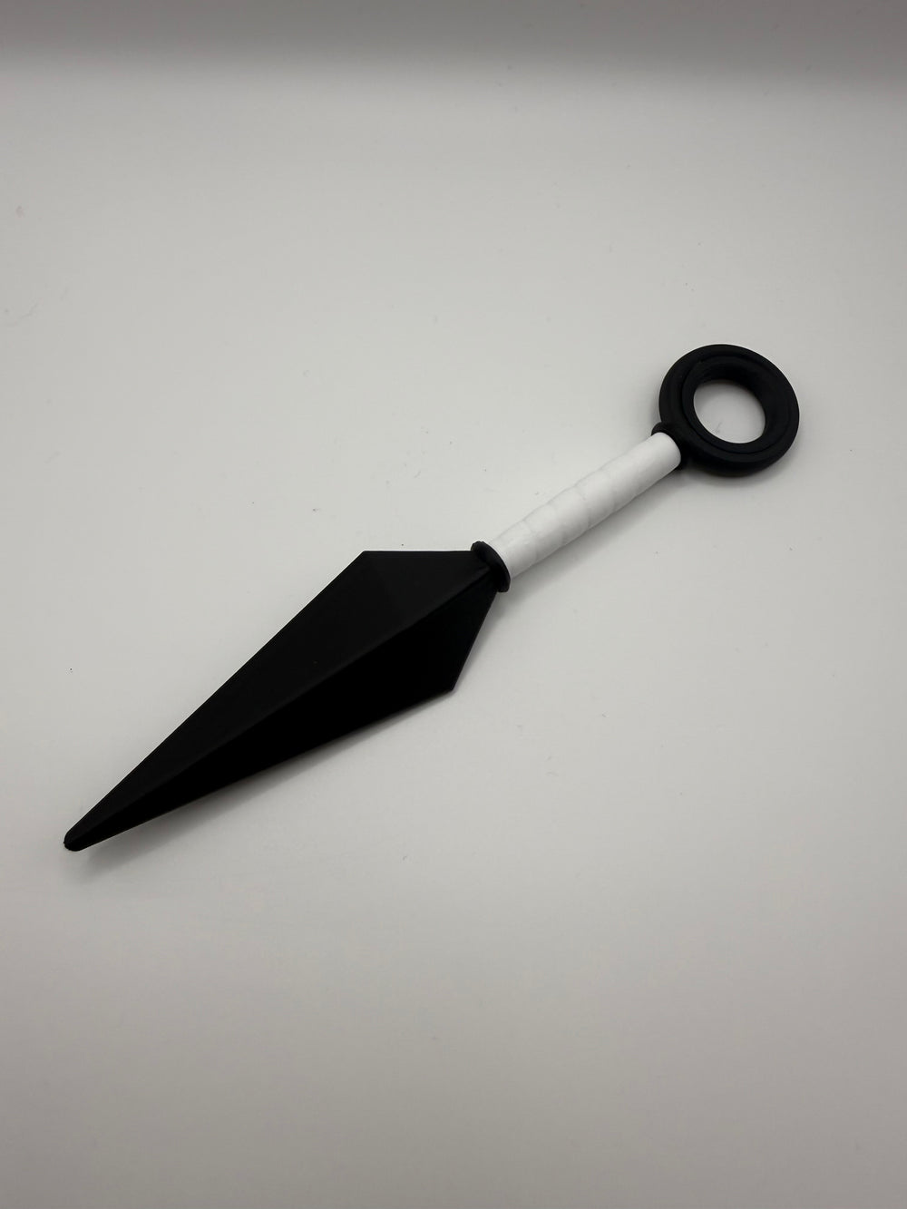 Kunai Spinner – White Handle, 3D printed by 3D&ME in Tralee